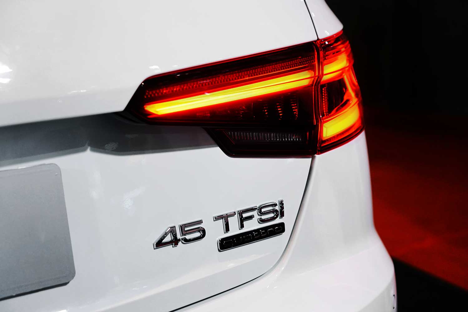 AUDI A 4: THE HEADLINER