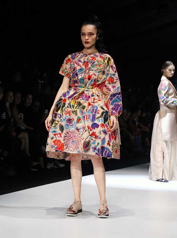 DEWI FASHION KNIGHT